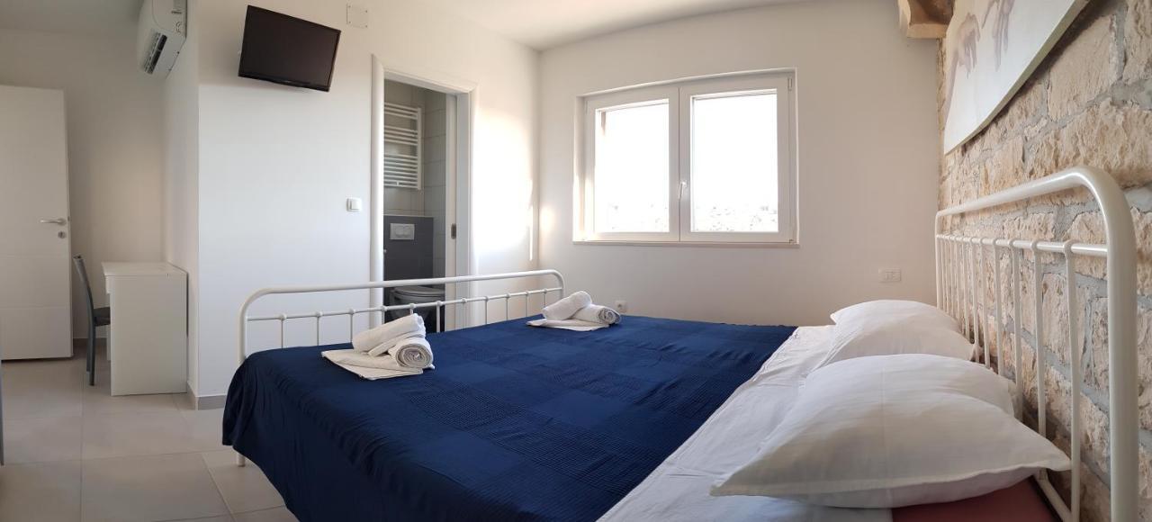 Holiday Home Gustirna Selca  Zimmer foto